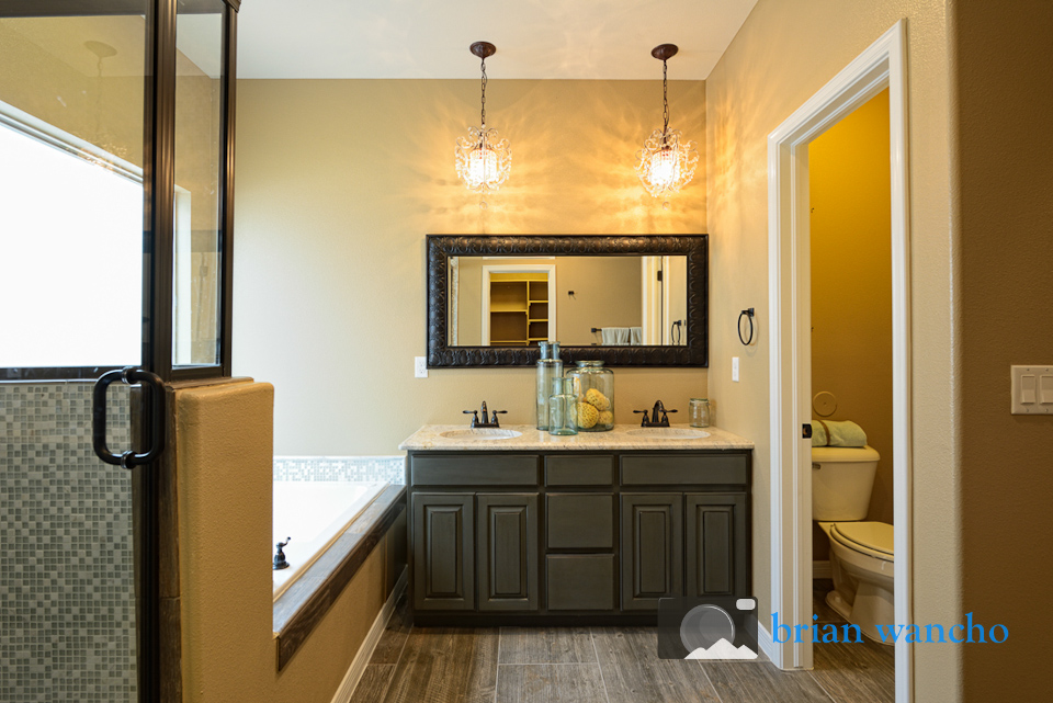 Master Bathroom - El Paso Real Estate Photographer