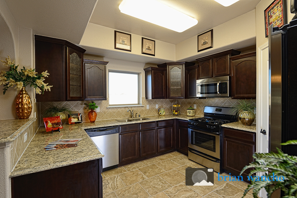 Real Estate Photographer in El Paso - Model Home Kitchen